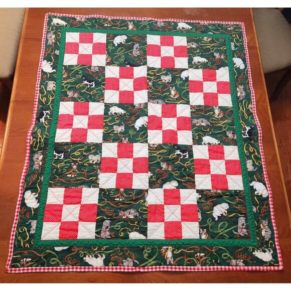 Christmas Cats Handmade Lap or Child Size Quilt Green Red Checkered 41" x 35" - Picture 1 of 8